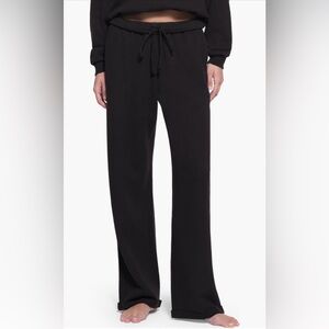 SKIMS Cotton Blend Fleece Classic
Straight Leg Pants